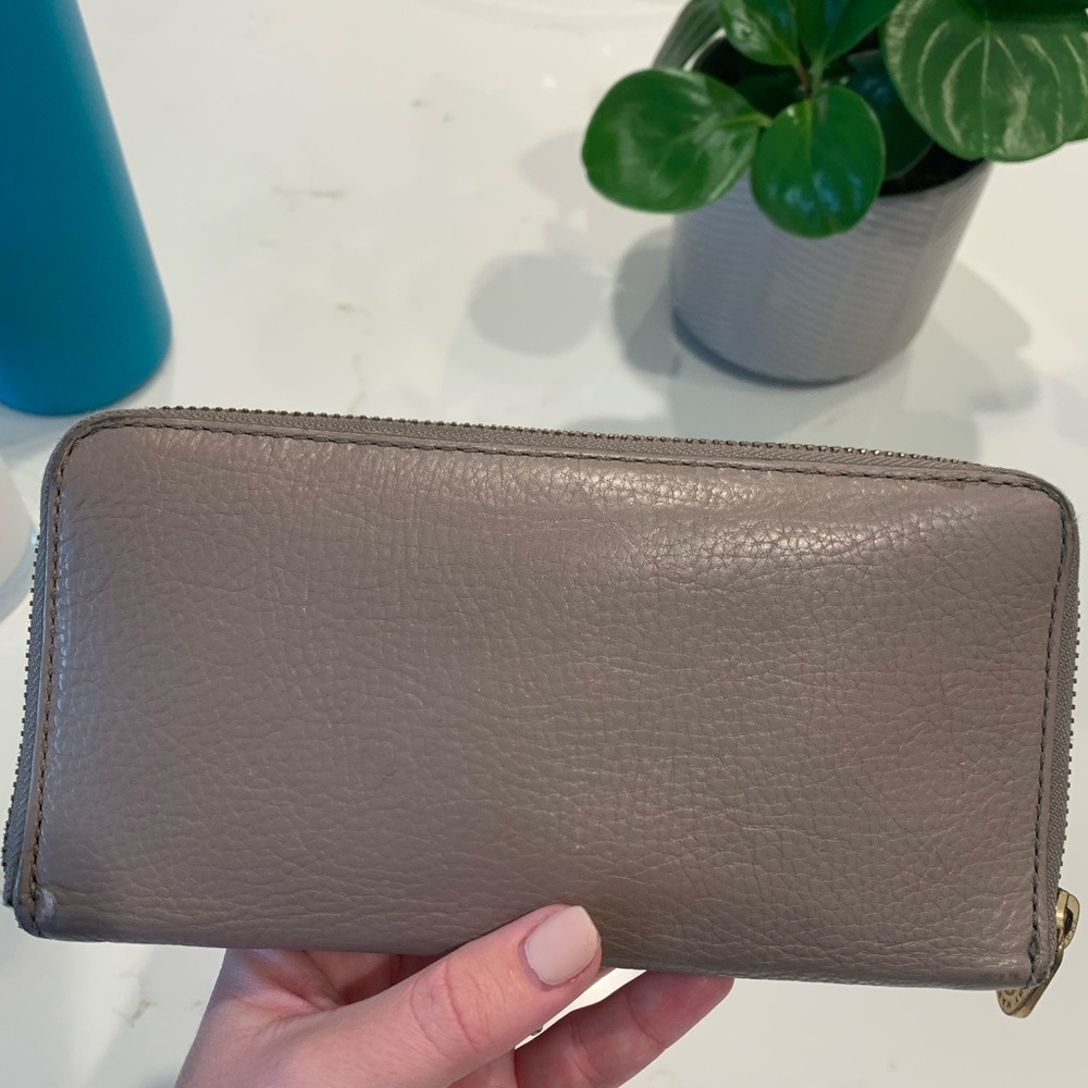Marc Jacobs Zipper Wallet - Picture 4 of 11